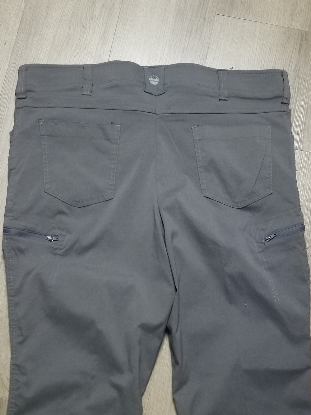 Wrangler Men's Dark Gray Cargo Pants with Zip Pocket (Size 42/30) - Picture 7 of 10